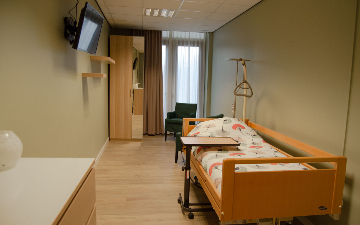 Slaapkamer hospice De Witte Roos
